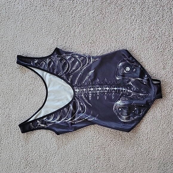 Skull bodysuit - Picture 2 of 3